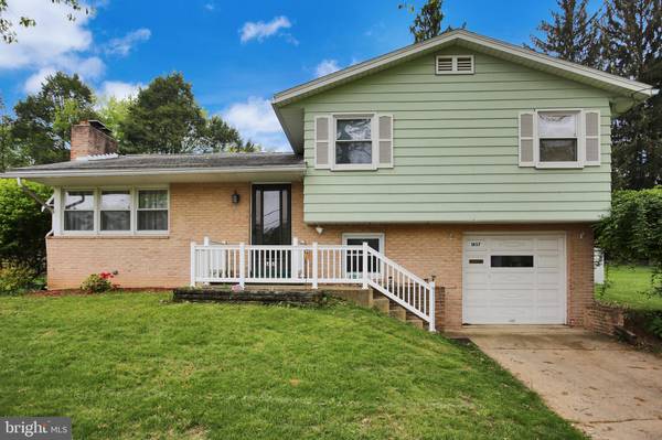 1857 HOLLY DR, Camp Hill, PA 17011