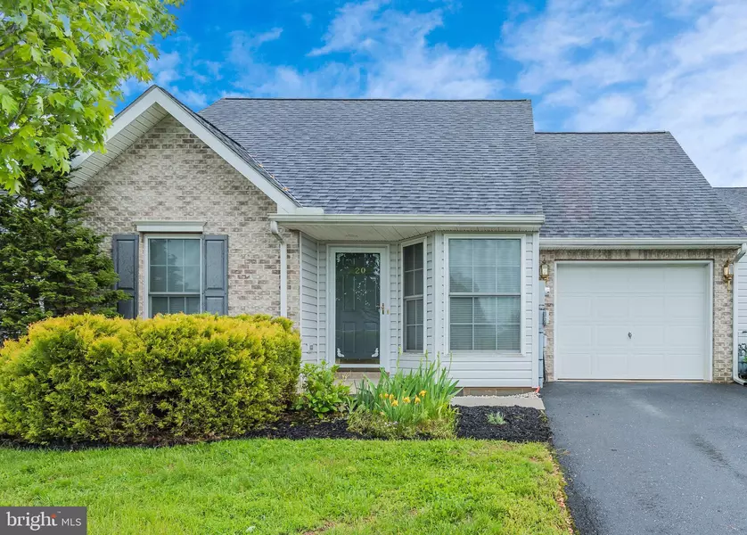 20 RIDGEWAY DR, Mechanicsburg, PA 17050