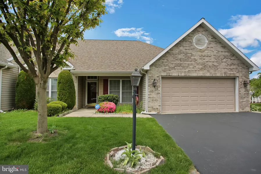 40 SUMMERFIELD DR, Carlisle, PA 17015