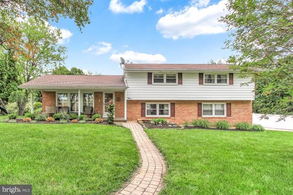 3 W SHORE DR, Camp Hill, PA 17011