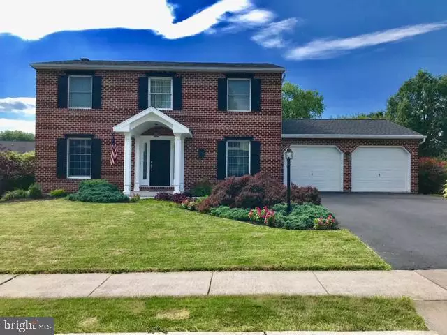 2424 CLOVER DR, Mechanicsburg, PA 17055