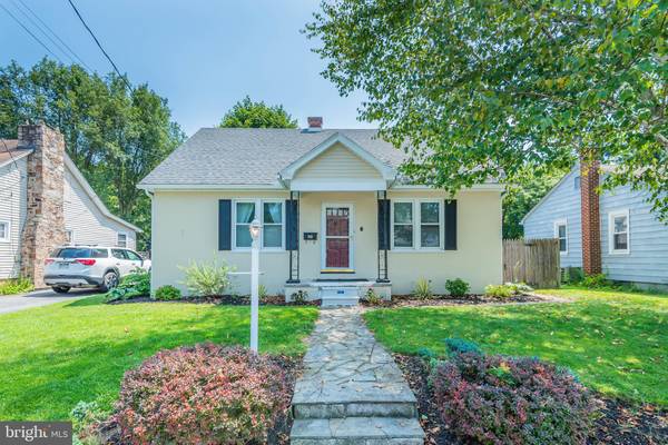 24 E PINE ST, Mount Holly Springs, PA 17065