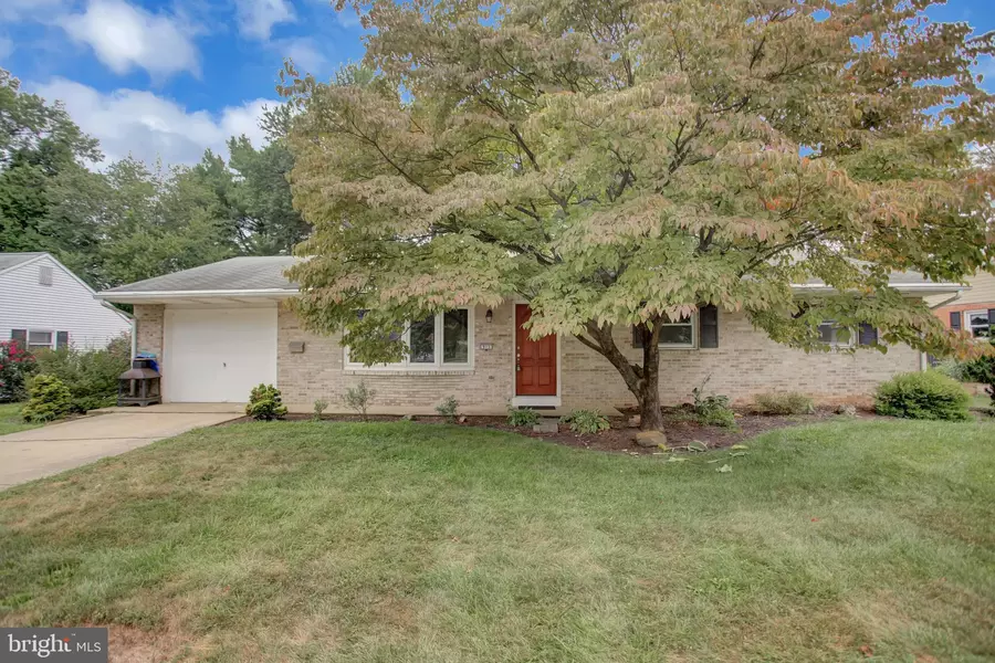 915 ALISON AVE, Mechanicsburg, PA 17055