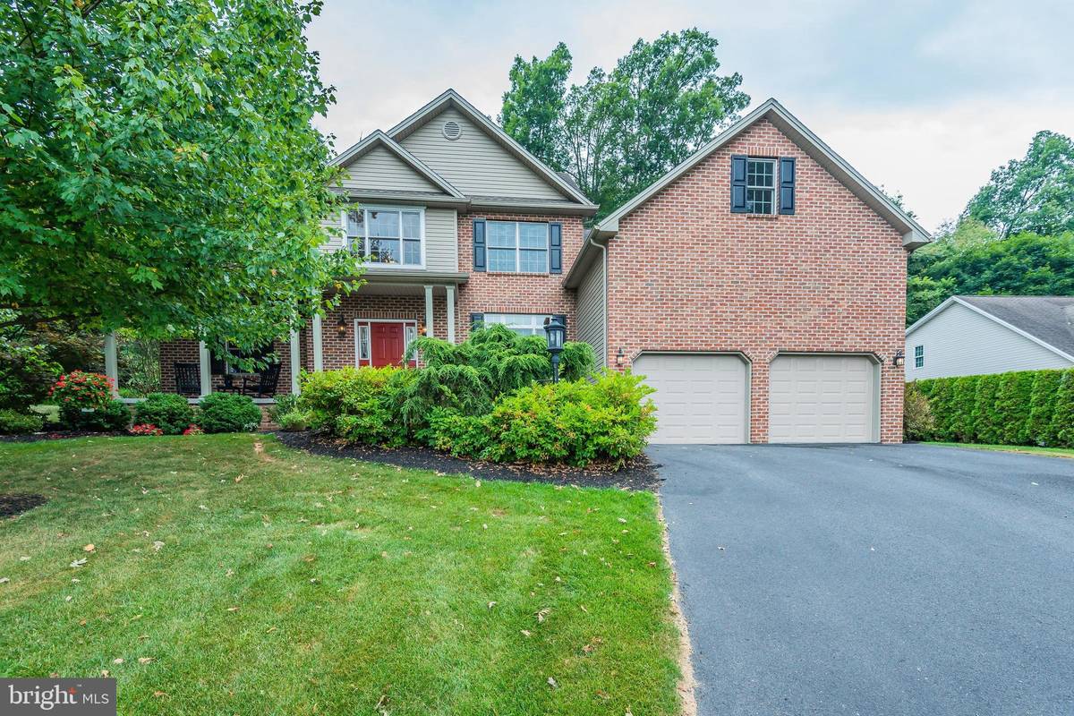 Boiling Springs, PA 17007,9 HICKORY CT