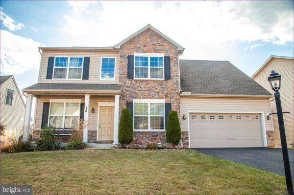 18 HAMLET CIR, Mechanicsburg, PA 17050