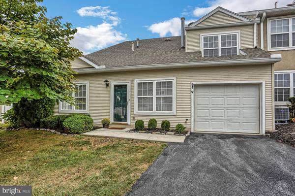 61 COURTYARD DR, Carlisle, PA 17013