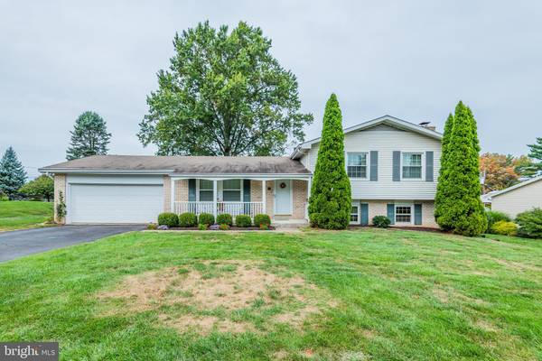 19 GLENDALE DR, Mechanicsburg, PA 17055