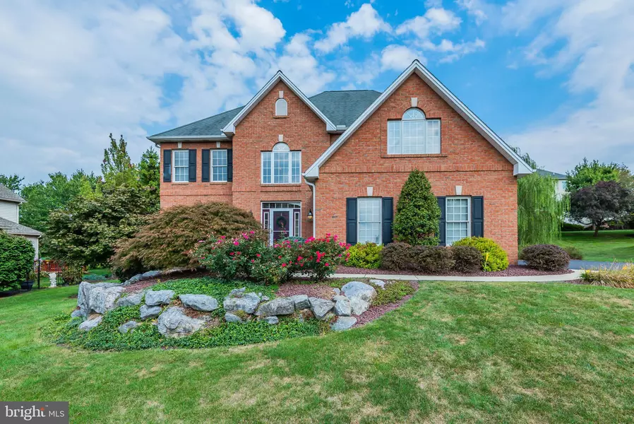 1018 SAFFRON DR, Mechanicsburg, PA 17050