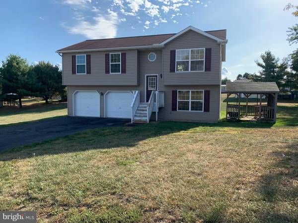 204 CRANES GAP RD, Carlisle, PA 17013