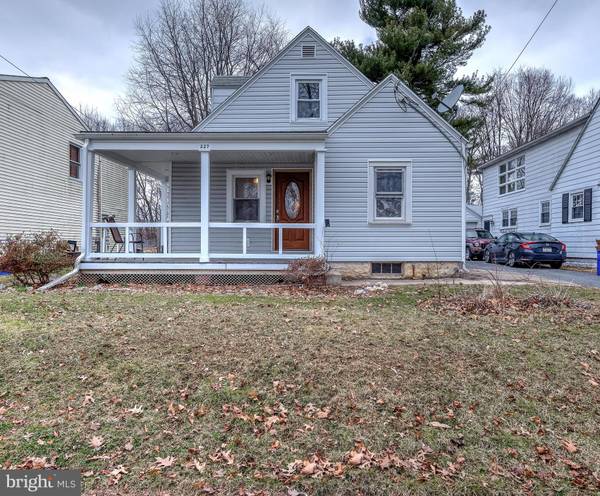 227 WALTON ST, Lemoyne, PA 17043