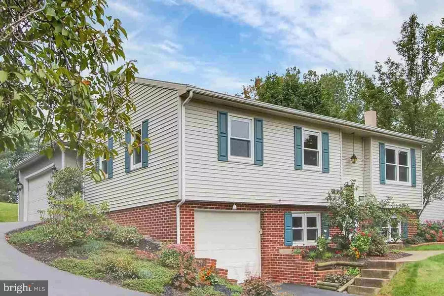 6409 CANNON DR, Mechanicsburg, PA 17050