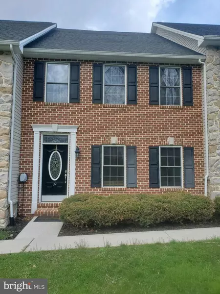 37 E 1ST ST, Boiling Springs, PA 17007