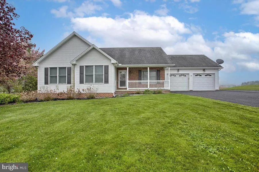 7 FOX HOLLOW LN, Carlisle, PA 17015