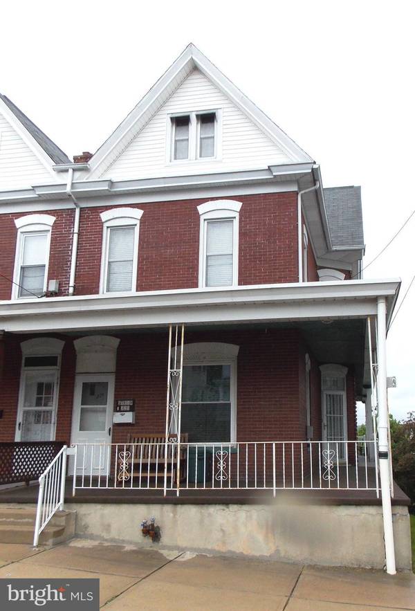 221 N 2ND ST, Lehighton, PA 18235