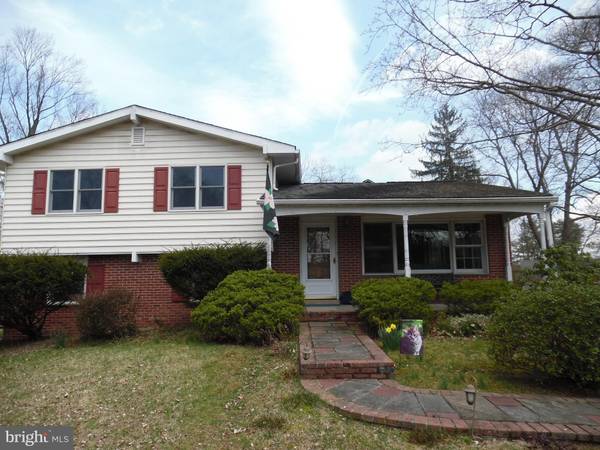 9 ROBERTS RD, Malvern, PA 19355