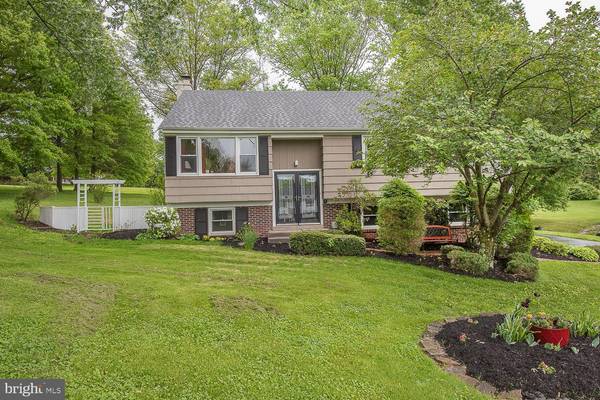 8 MACBRIDE DR, Spring City, PA 19475