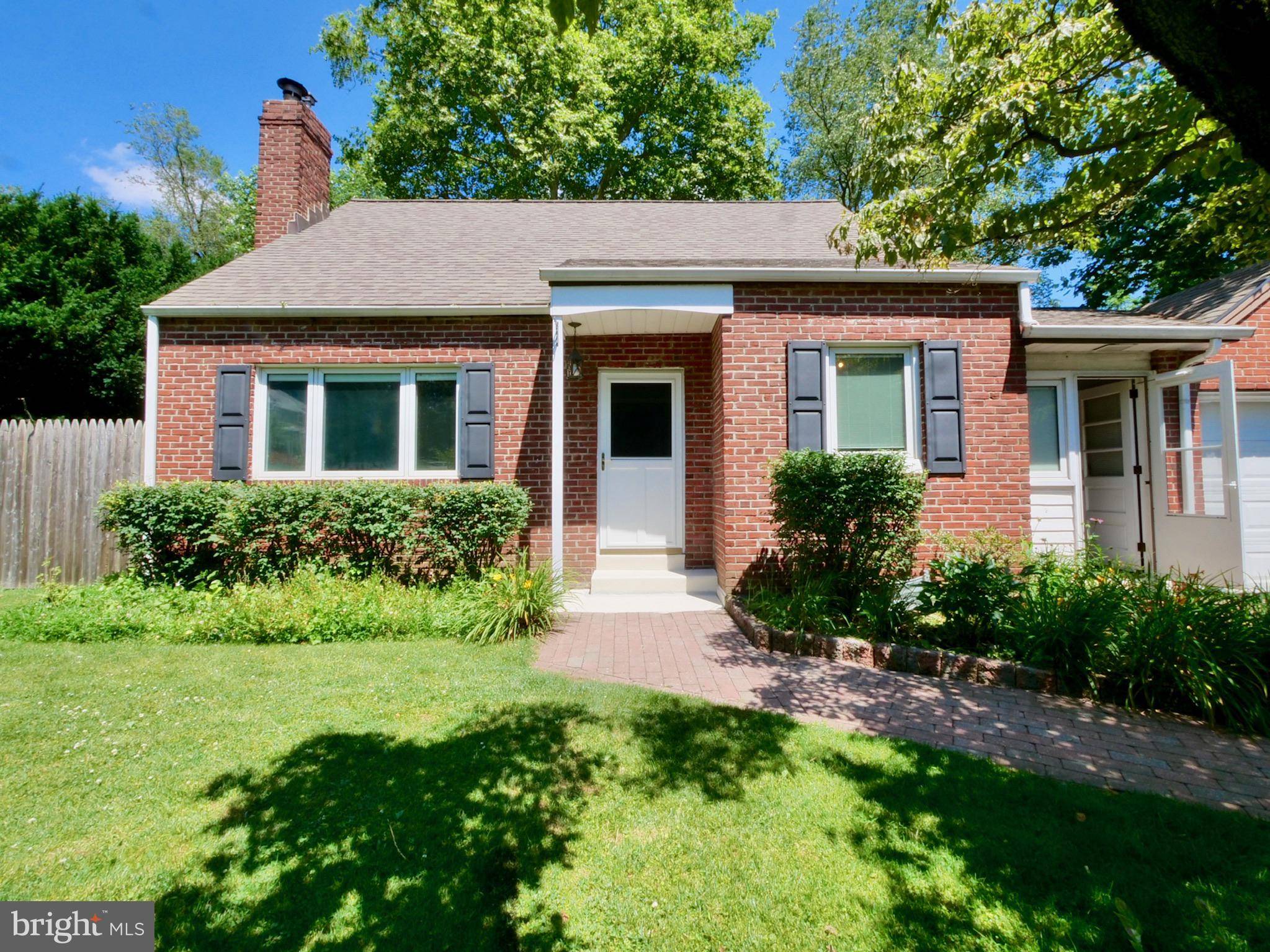 327 OLD EAGLE SCHOOL RD, Wayne, PA 19087