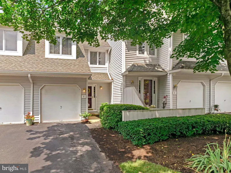 9 W JONATHAN CT, Kennett Square, PA 19348