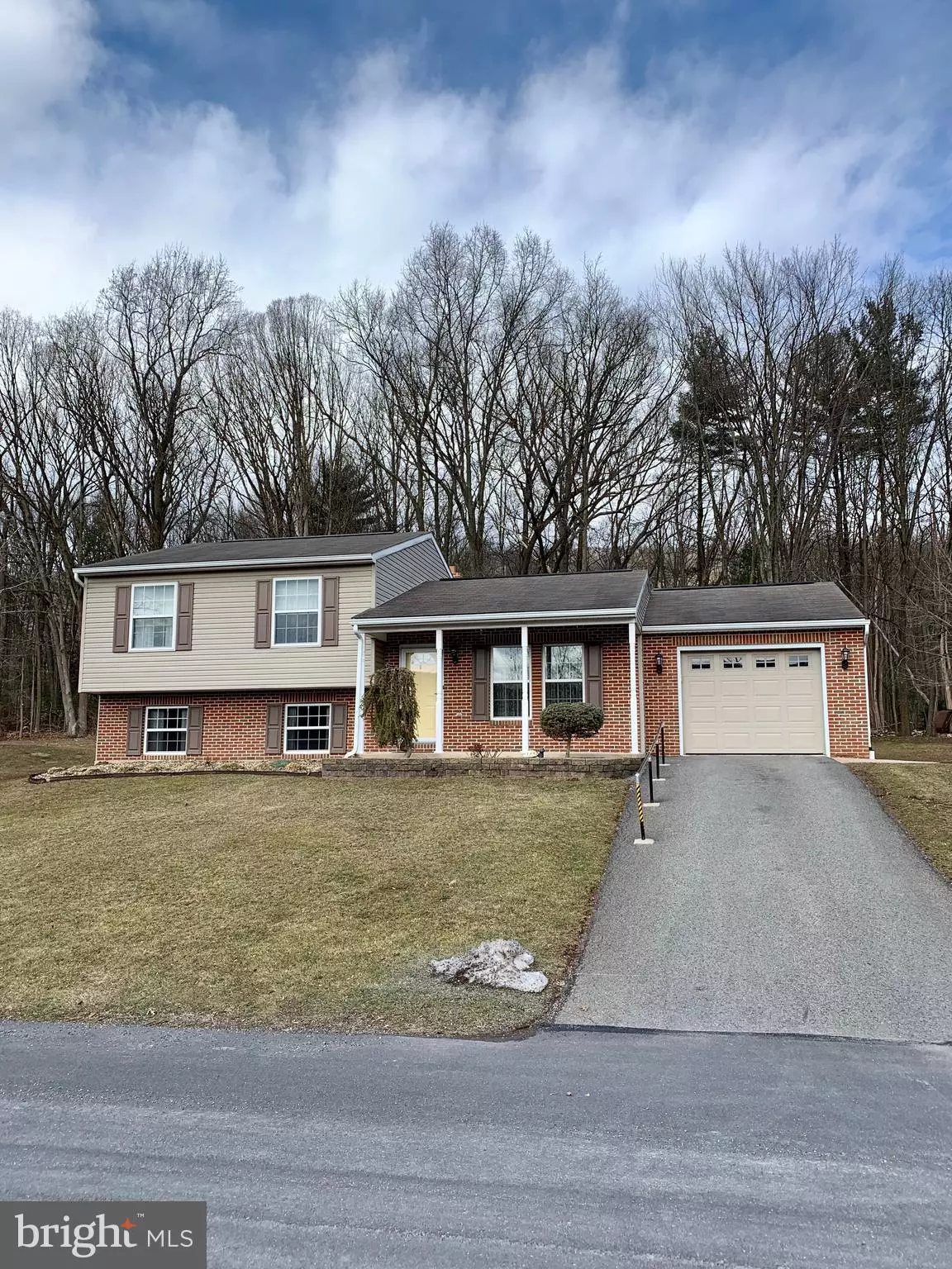 Williamstown, PA 17098,151 LENKER DR