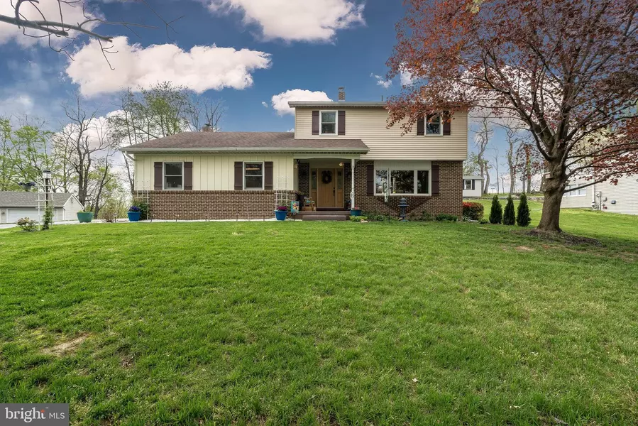 23 LONG LANE DR, Hummelstown, PA 17036