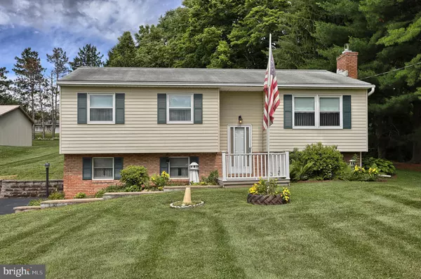 1052 MIDDLETOWN RD, Hummelstown, PA 17036