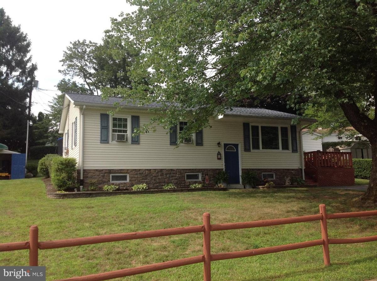 Millersburg, PA 17061,914 MEADOW LN