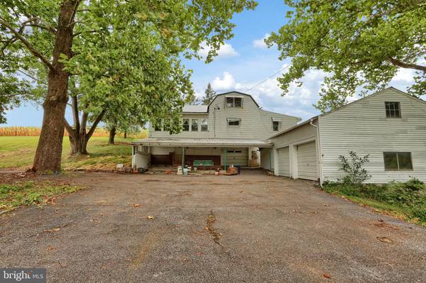 849 BERRYSBURG RD, Millersburg, PA 17061