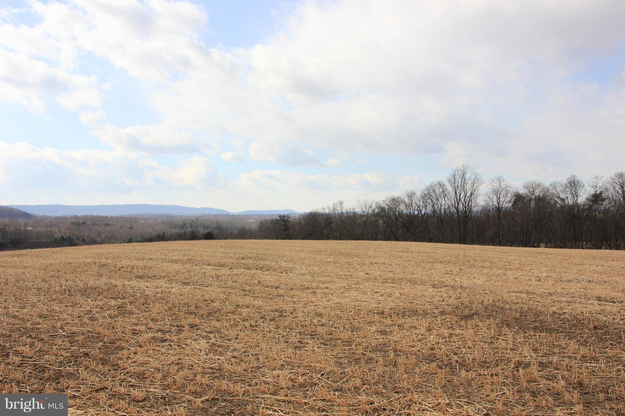 420 BUNKER HILL RD, Halifax, PA 17032