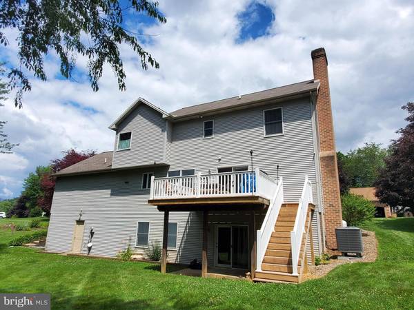 1831 BONNIE BLUE LN, Middletown, PA 17057