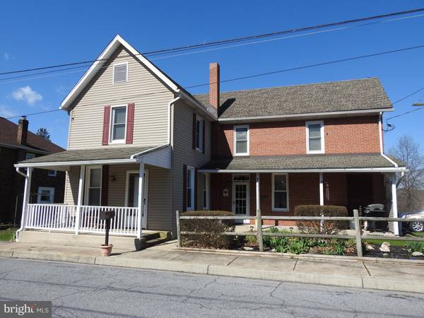 20 S 2ND ST, Halifax, PA 17032