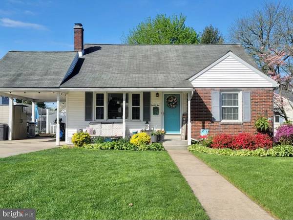 32 RUNYON RD, Hummelstown, PA 17036