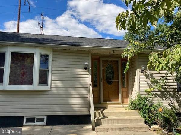 13 RAILROAD AVE, Glenolden, PA 19036