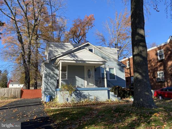 809 LAWNTON TER, Glenolden, PA 19036