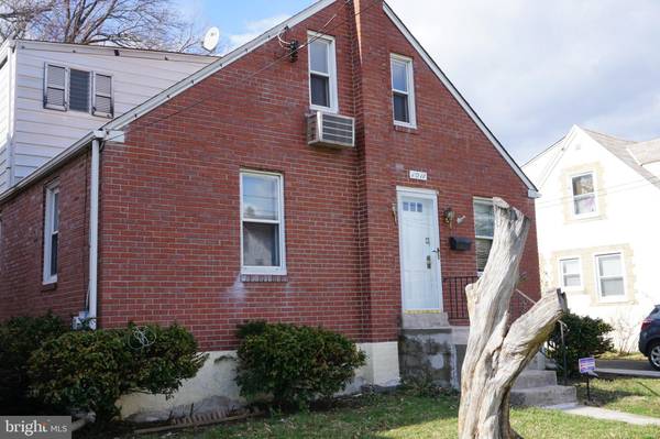 1011 WALNUT ST, Darby, PA 19023