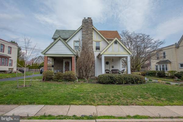 2153 CHESTNUT AVE, Ardmore, PA 19003