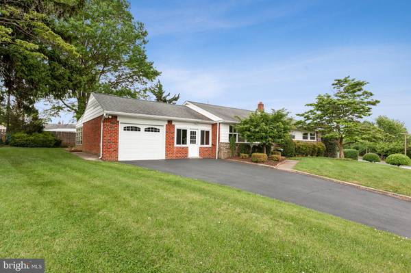 404 SHUBROOK LN, Aston, PA 19014