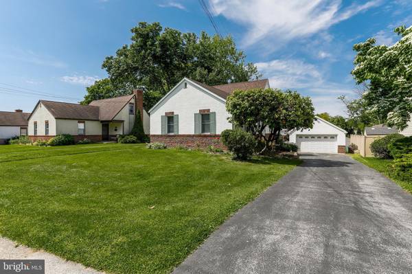 745 AMOSLAND RD, Morton, PA 19070