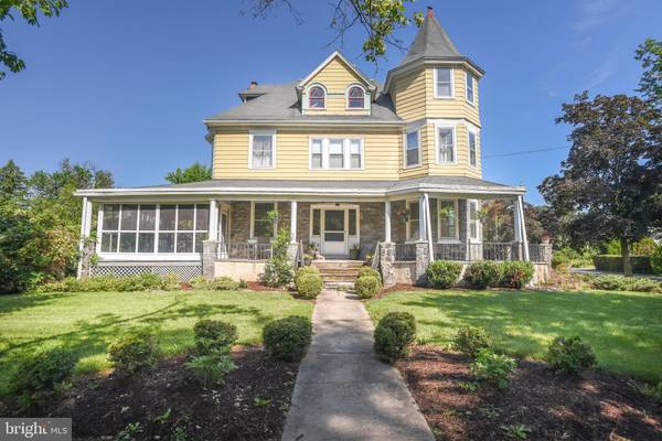 15 W SELLERS AVE, Ridley Park, PA 19078