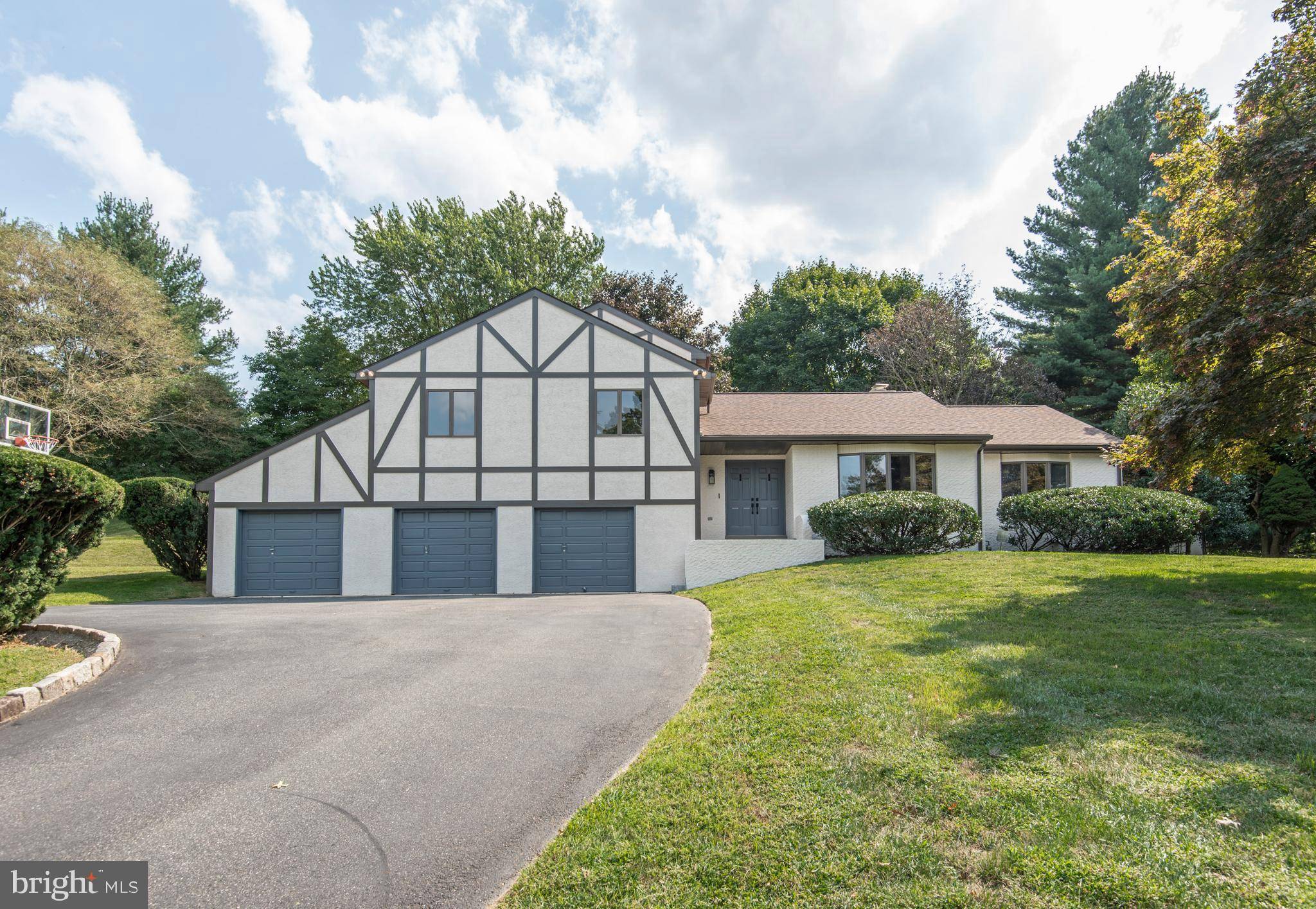 529 MISTY HOLLOW CT, Bryn Mawr, PA 19010
