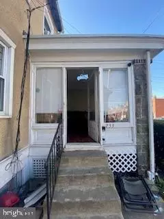 Upper Darby, PA 19082,233 LONG LN