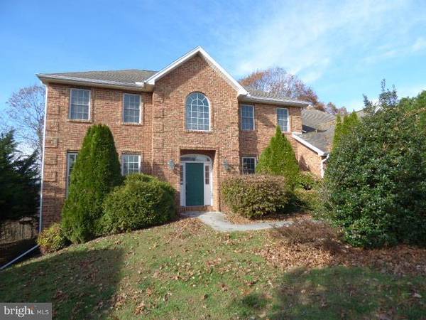 2384 CASTLEGREEN DR, Greencastle, PA 17225