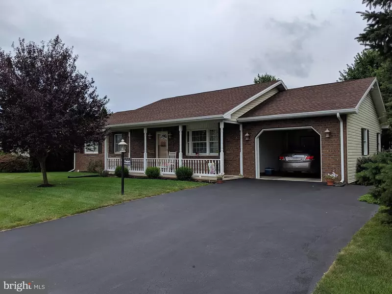 349 SUE LINN DR, Chambersburg, PA 17201