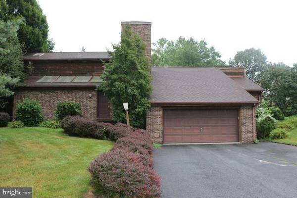 3436 CARNOUSTIE DR, Chambersburg, PA 17202