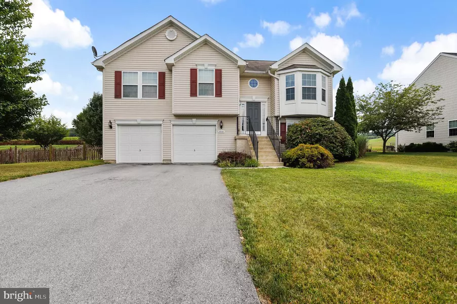 2930 CONSTELLATION DR, Chambersburg, PA 17202