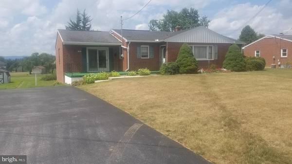 751 WARM SPRING RD, Chambersburg, PA 17202