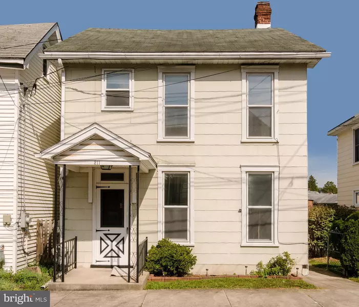 211 PARK ST, Waynesboro, PA 17268