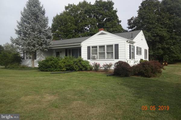 460 WARM SPRING RD, Chambersburg, PA 17202