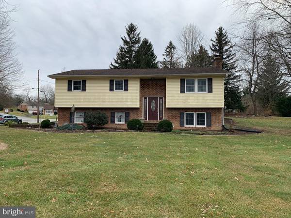 14370 GREENVIEW DR, Greencastle, PA 17225