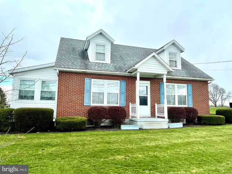 558 WARM SPRING RD, Chambersburg, PA 17202