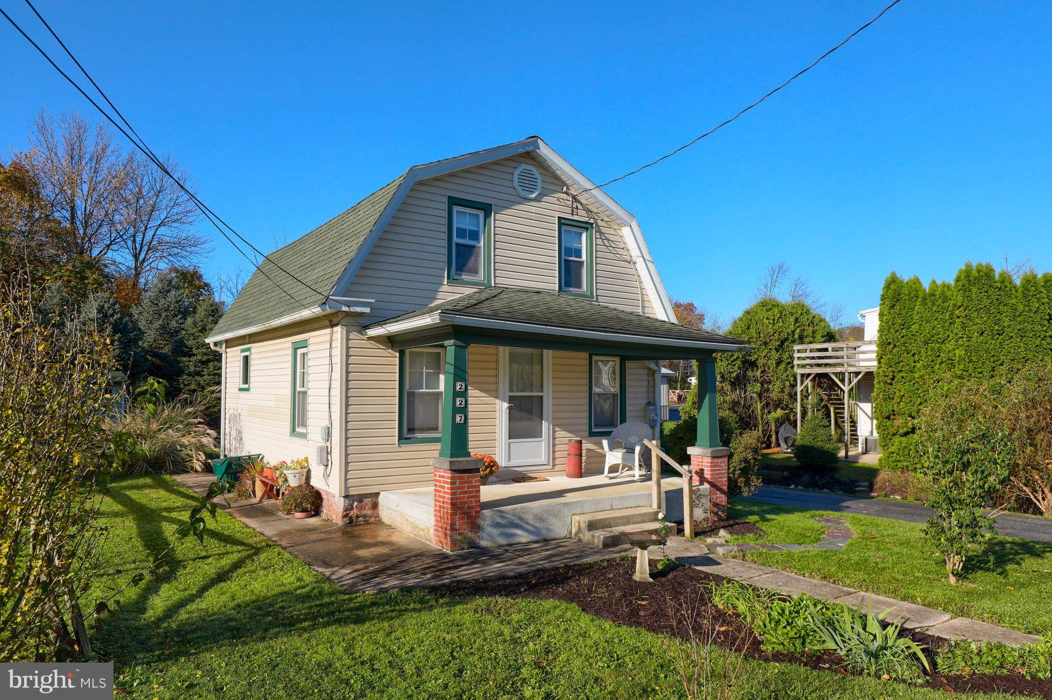 Ephrata, PA 17522,227 E FULTON ST